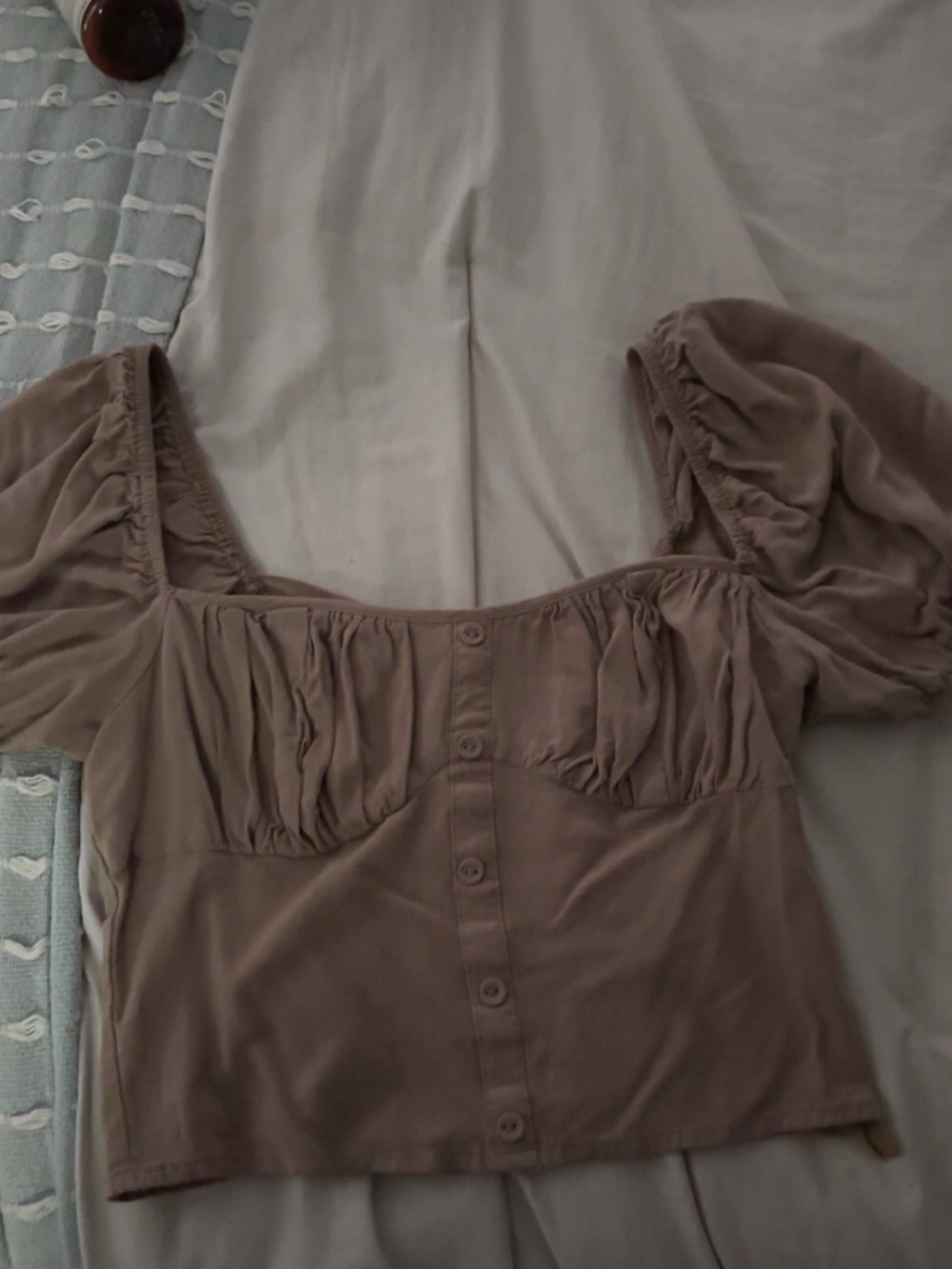 Square-Neck Puff Sleeve Blouse in Taupe